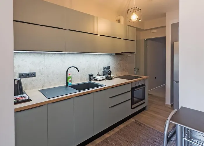 Avras Experience 1 * Farai